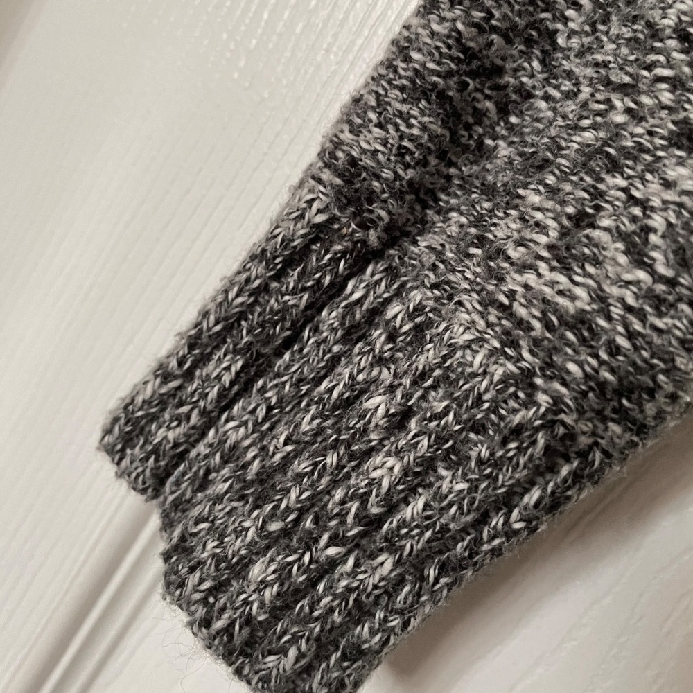 Knit sweater - Picture 2 of 2